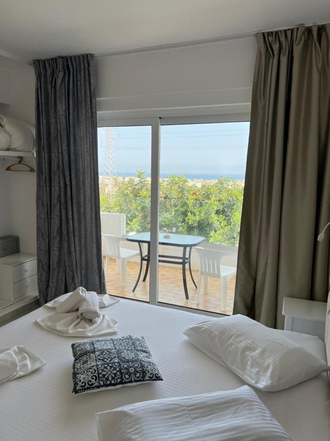 Silia Suites Малиа Екстериор снимка
