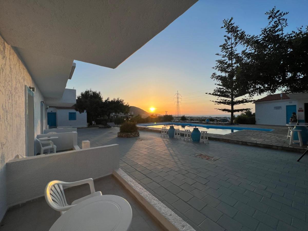 Silia Suites Малиа Екстериор снимка