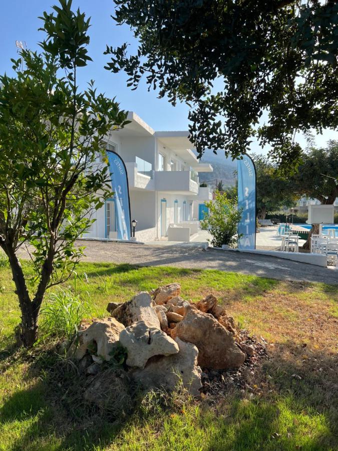 Silia Suites Малиа Екстериор снимка
