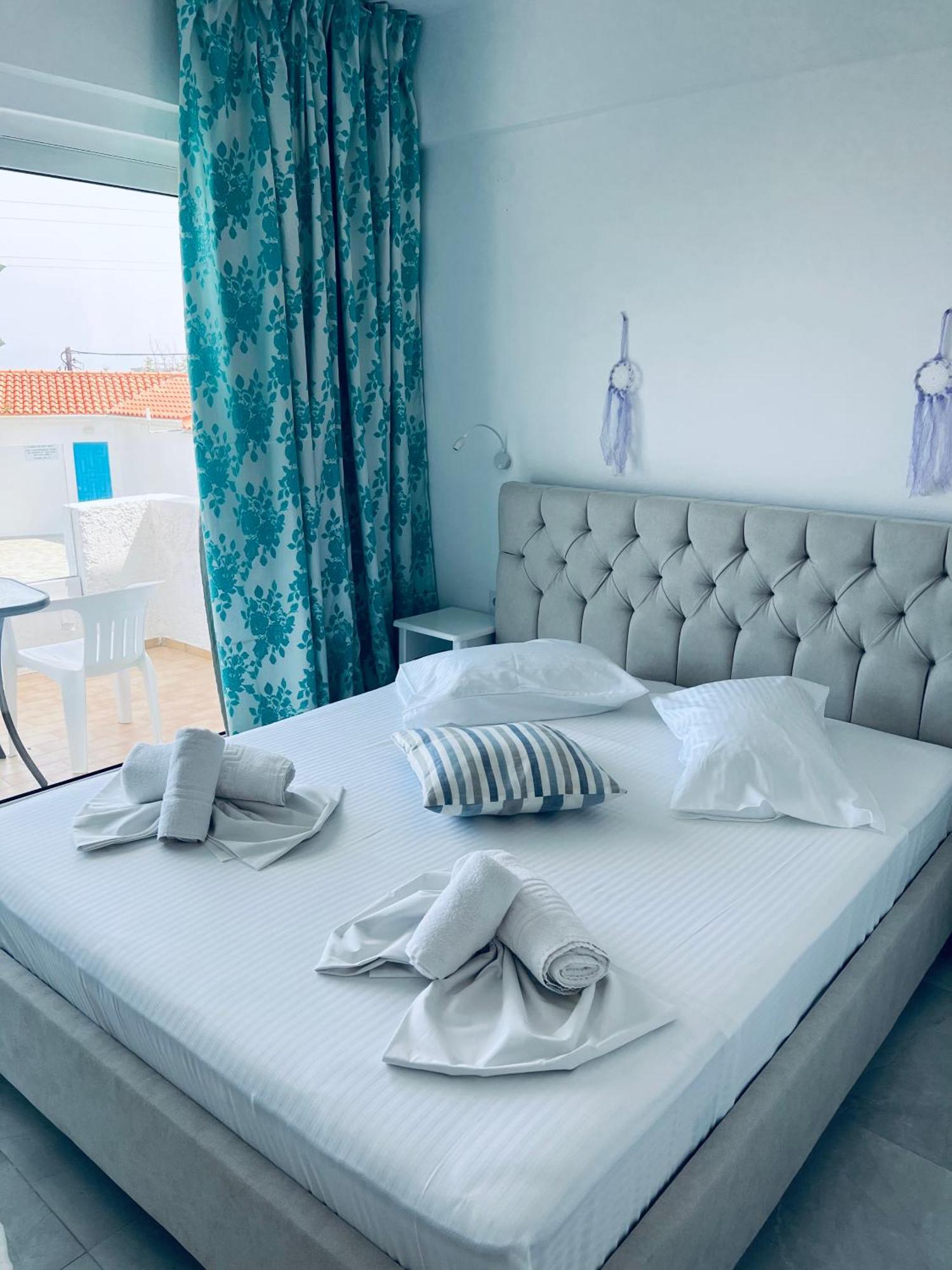 Silia Suites Малиа Екстериор снимка
