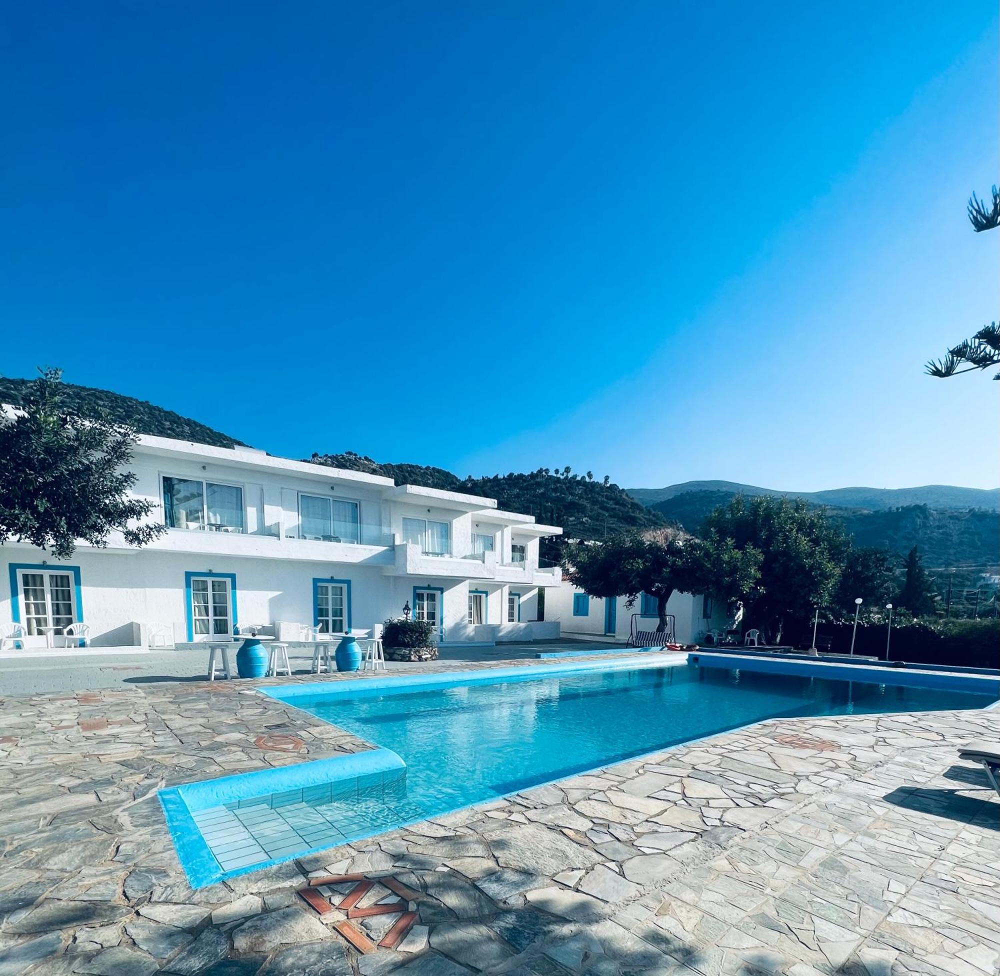 Silia Suites Малиа Екстериор снимка