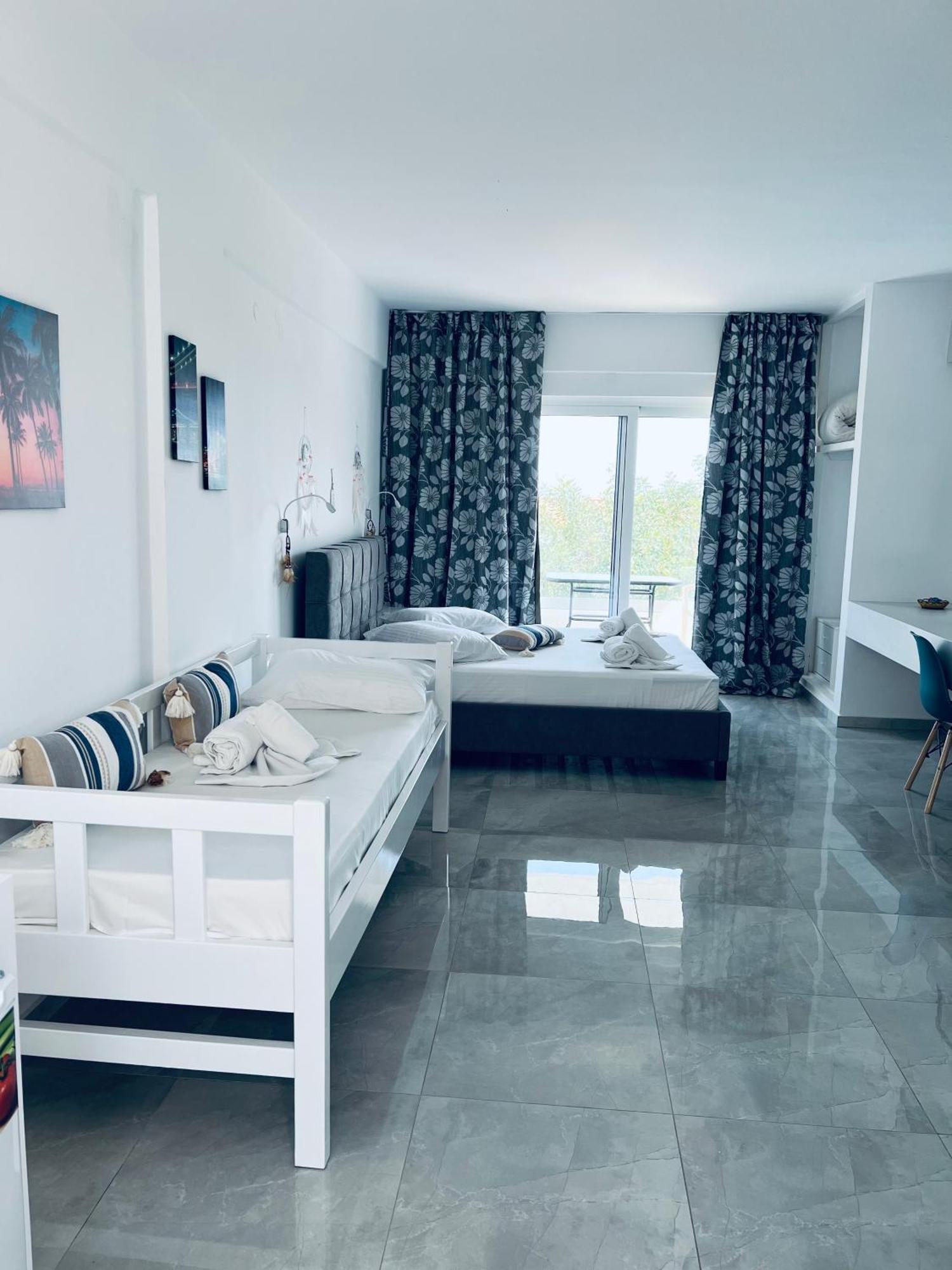 Silia Suites Малиа Екстериор снимка