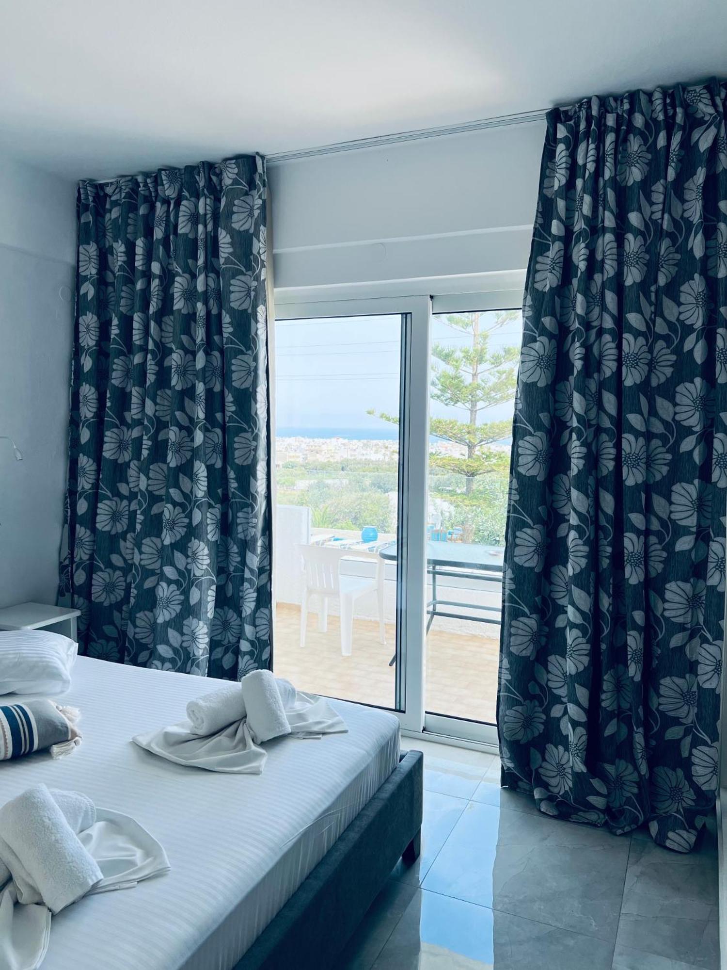 Silia Suites Малиа Екстериор снимка