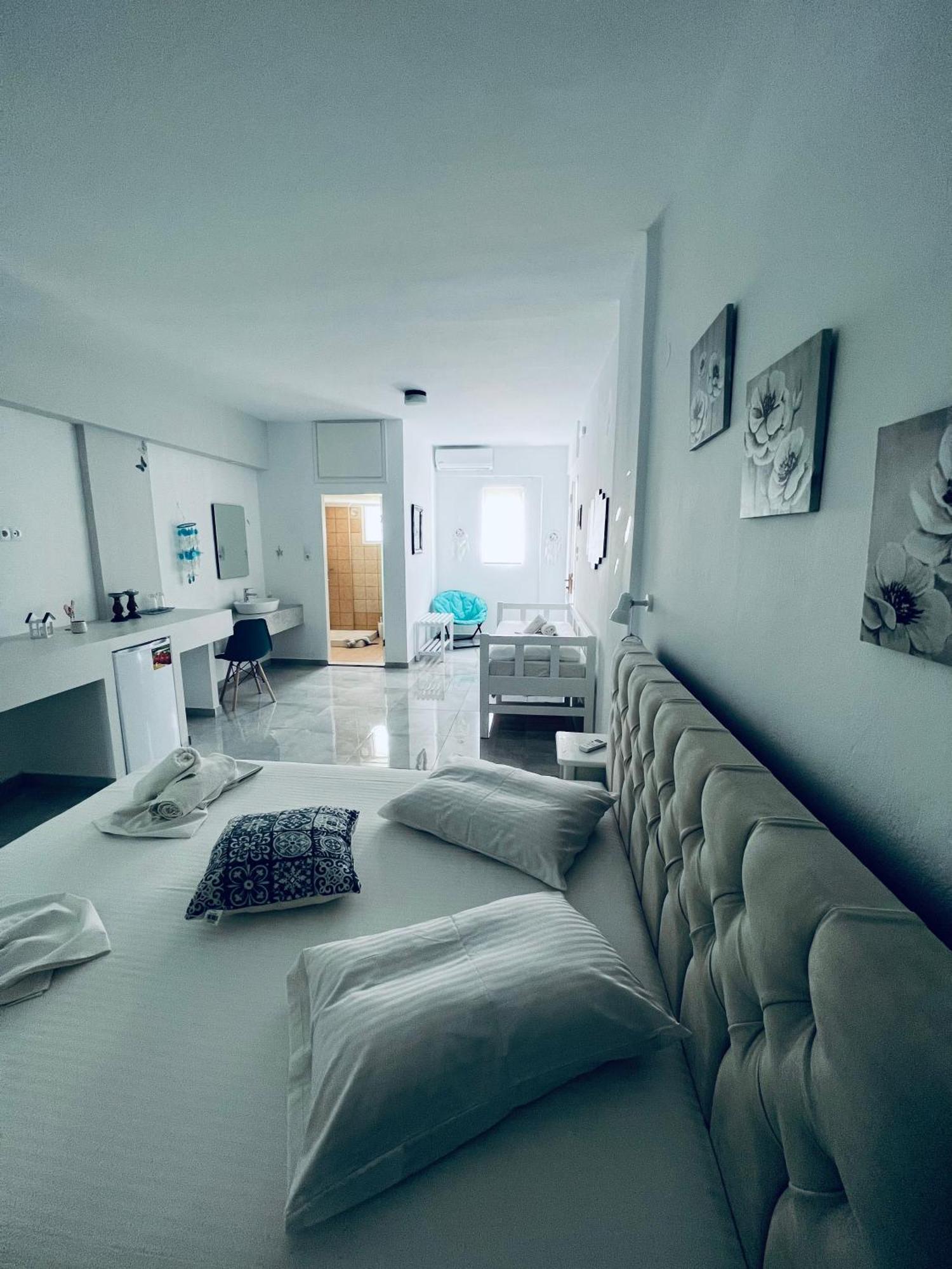 Silia Suites Малиа Екстериор снимка