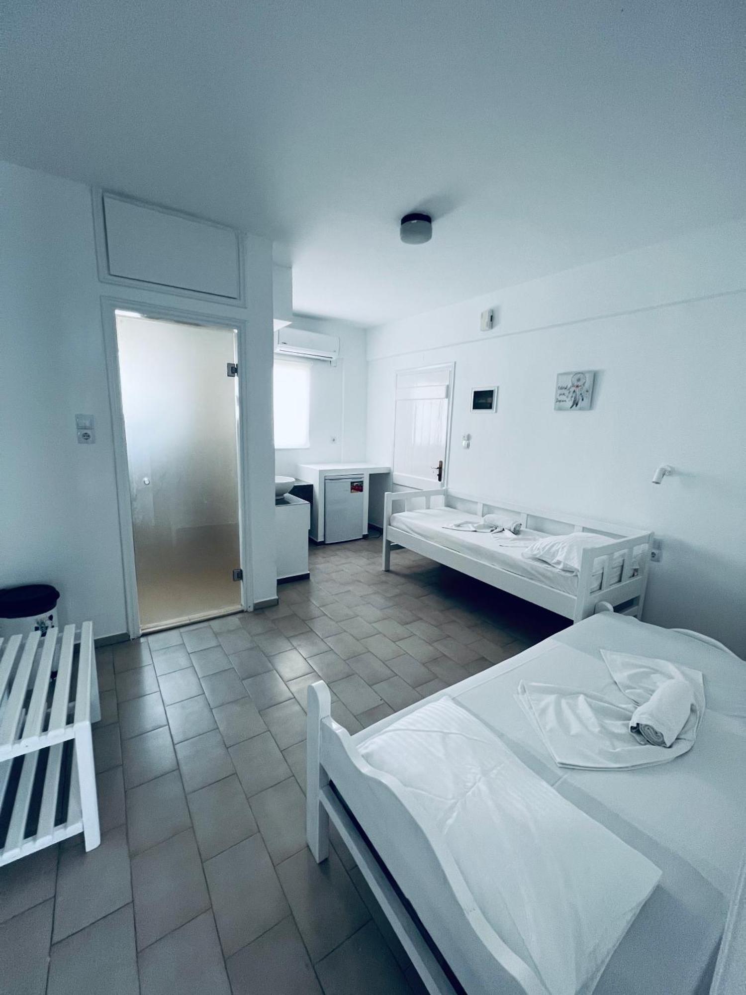 Silia Suites Малиа Екстериор снимка