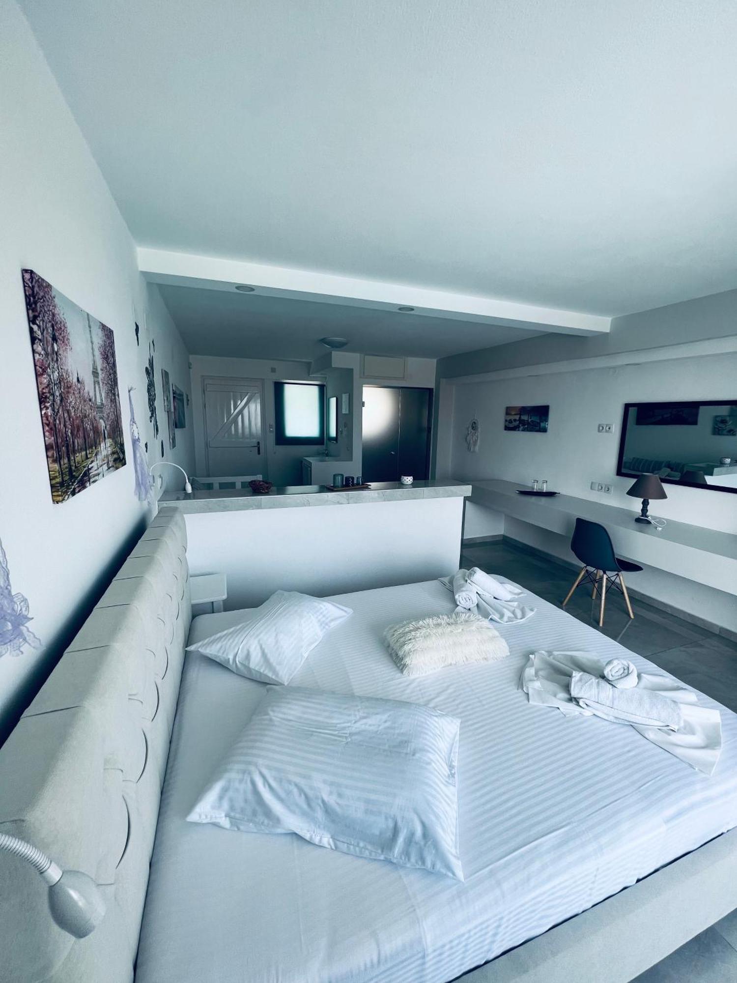 Silia Suites Малиа Екстериор снимка