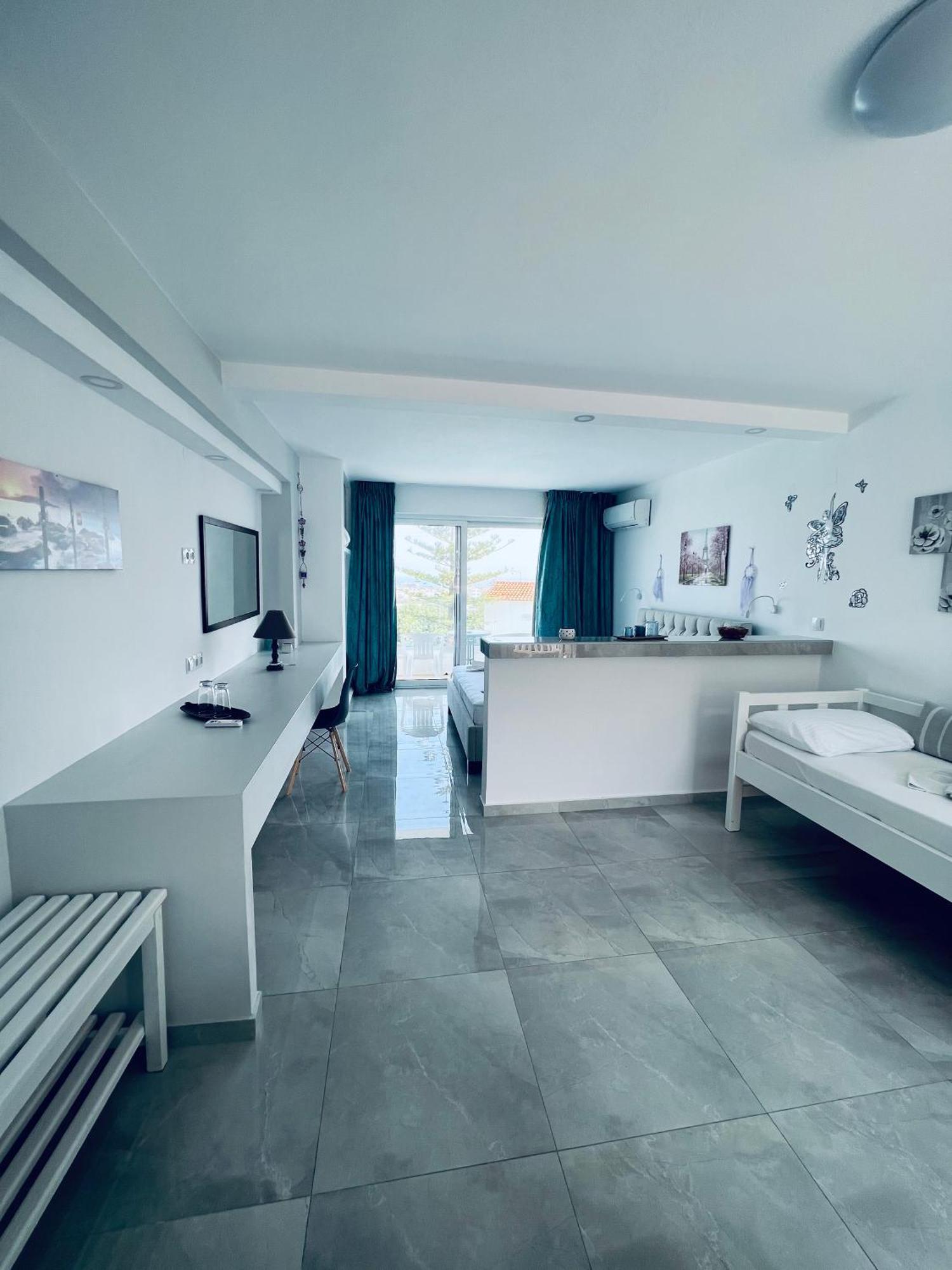 Silia Suites Малиа Екстериор снимка