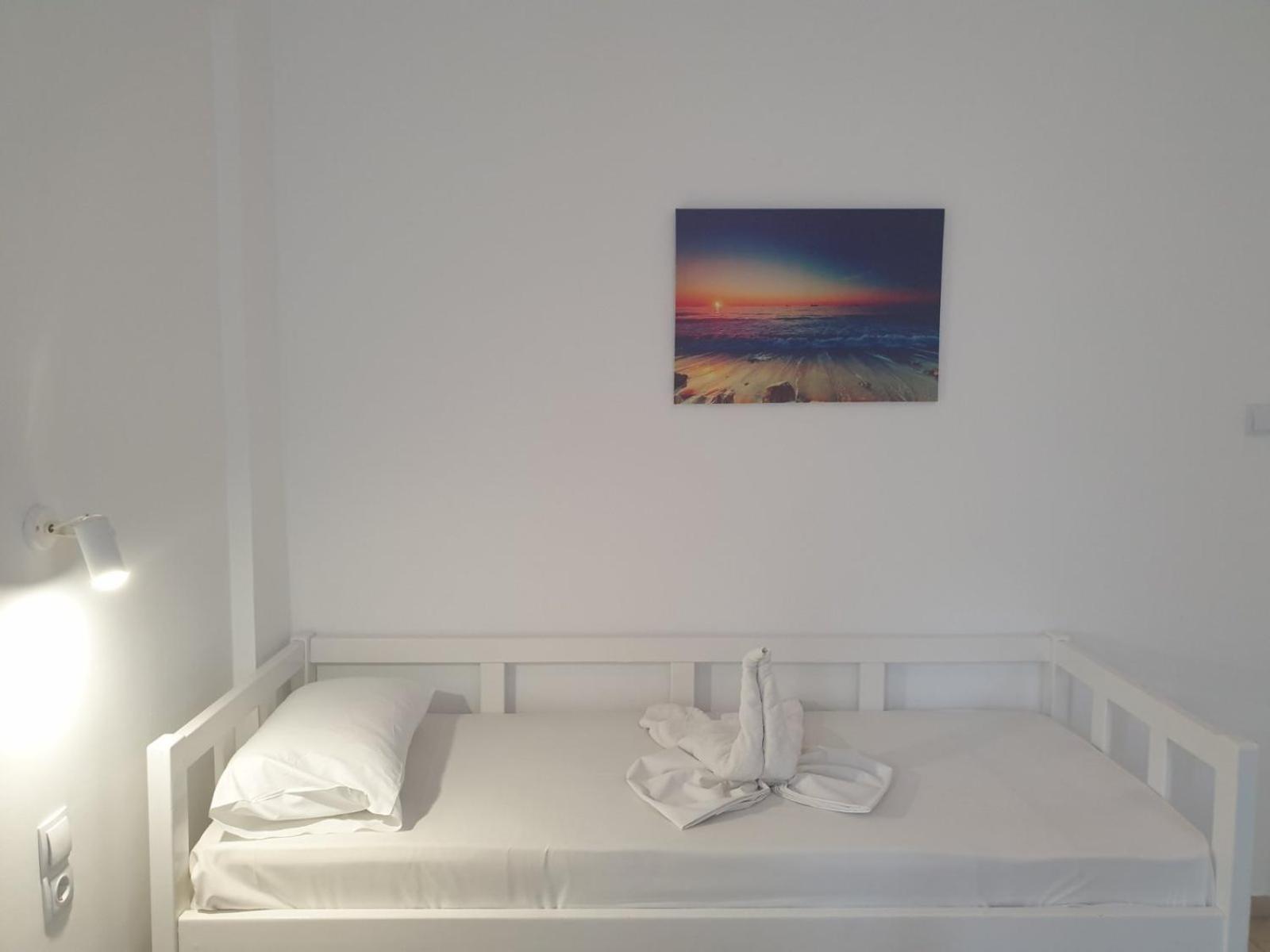 Silia Suites Малиа Екстериор снимка