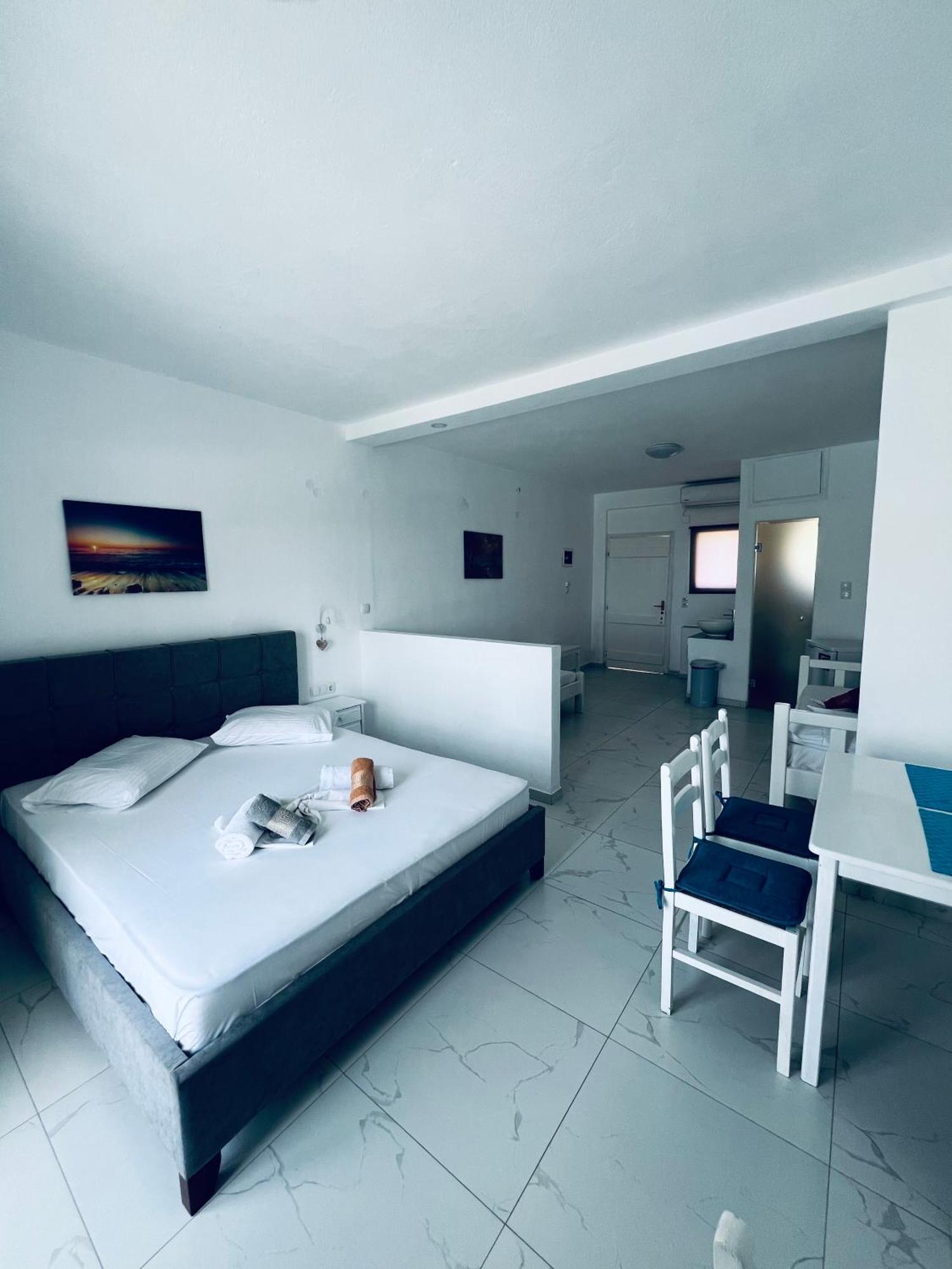 Silia Suites Малиа Екстериор снимка