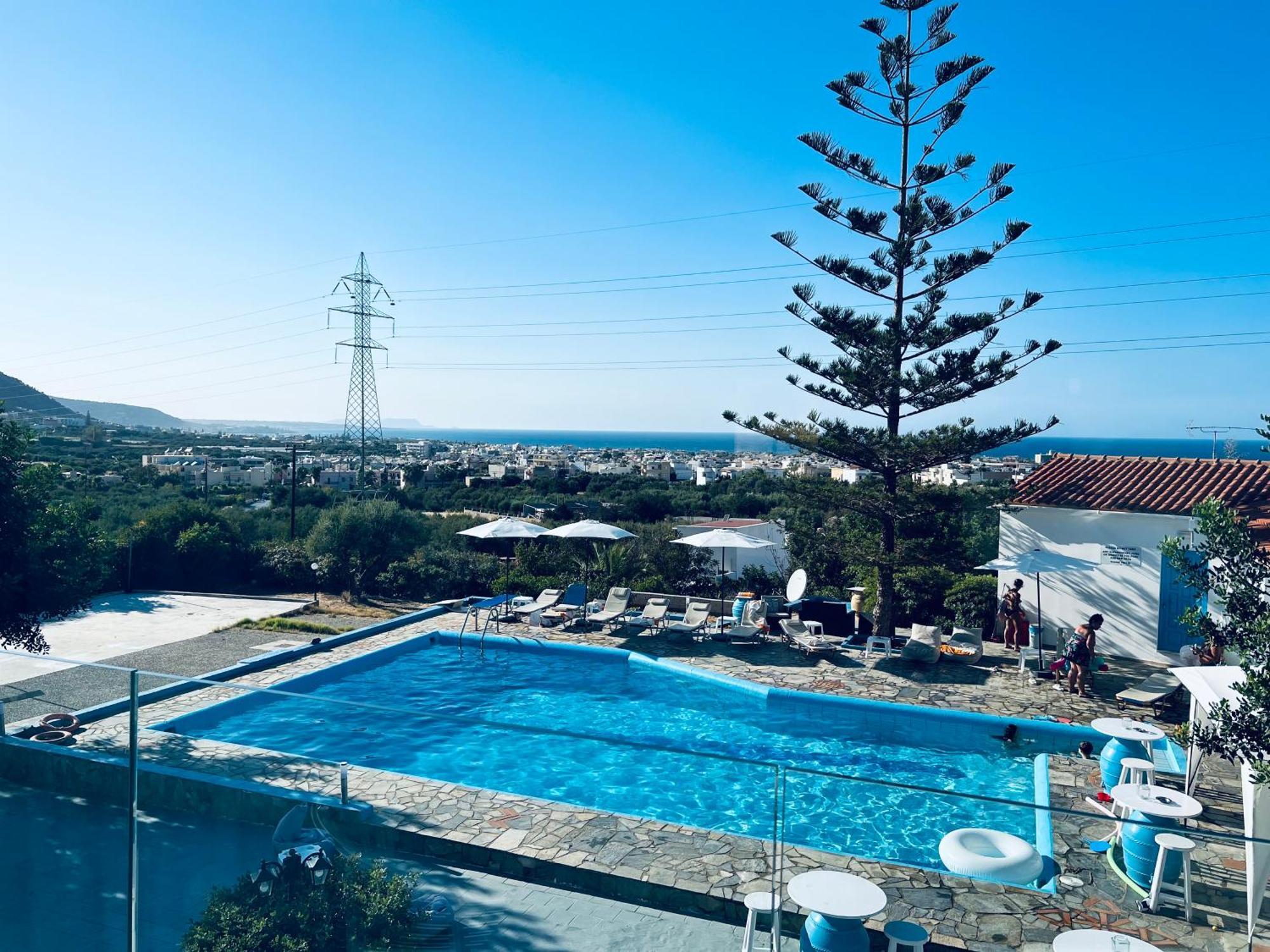 Silia Suites Малиа Екстериор снимка